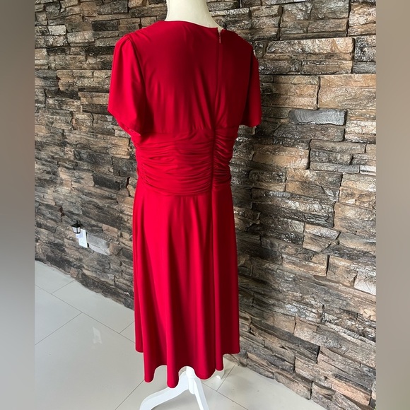 NorthStyle Red Wrap Midi Dress with Pleated V-Neck - Picture 3 of 9